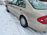 Gebraucht Mercedes E200 163 PS (119 kW) 2004 Gelb Limousine