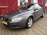 Gebraucht Volvo V70 Momentum 185 PS (136 kW) 2010 Andere farbe metallic Kombi