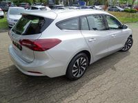 Używany Ford Focus Titanium 116 KM (85 kW) 2024 Srebrny Sedan/Limuzyna