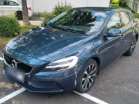 Gebraucht Volvo V40 Momentum 150 PS (110 kW) 2019 Blau Limousine