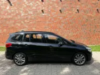 Gebraucht BMW 220 Advantage 190 PS (139 kW) 2018 Schwarz Van / Kleinbus
