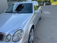 Gebraucht Mercedes E240 177 PS (130 kW) 2003 Silber Limousine