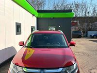Gebraucht Mitsubishi Outlander 150 PS (110 kW) 2016 Rot SUV