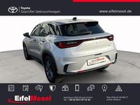 Neu Lexus LBX 136 PS (100 kW) 2025 Silber SUV