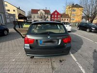 Gebraucht BMW 318 2012 Grau Kombi