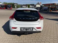 Gebraucht Volvo V40 Kinetic 114 PS (83 kW) 2015 Weiß Limousine