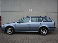 gebraucht Skoda Octavia Combi Collection SHZ Xenon AHK 1.Hand