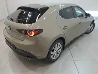 Gebraucht Mazda 3 Nagisa 140 PS (102 kW) 2024 Gelb Limousine