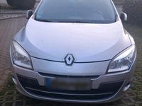 Gebraucht Renault Mégane 100 PS (73 kW) 2009 Silber Limousine