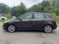 Gebraucht Mercedes B200 Style 136 PS (100 kW) 2018 Braun Van / Kleinbus