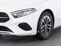 Gebraucht Mercedes A200 Progressive 163 PS (119 kW) 2023 Unilack polarweiß Limousine