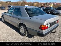 Gebraucht Mercedes E230 132 PS (97 kW) 1992 Brillantsilber  metalliclack Limousine