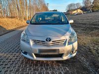 Gebraucht Toyota Verso 147 PS (108 kW) 2011 Silber Van / Kleinbus