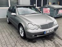 Gebraucht Mercedes C200 163 PS (119 kW) 2002 Beige Limousine