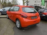 Gebraucht Peugeot 208 Active 82 PS (60 kW) 2017 Braun Kleinwagen