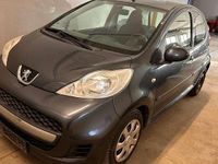 Gebraucht Peugeot 107 68 PS (50 kW) 2010 Grau Kleinwagen