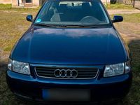 Second-hand Audi A3 101 CP (74 kW) 1999 Albastru Hatchback