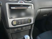 Gebraucht Ford Focus 116 PS (85 kW) 2005 Silber Limousine