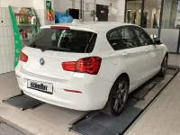 Gebraucht BMW 118 Advantage 136 PS (100 kW) 2017 Alpinweiß uni Kleinwagen