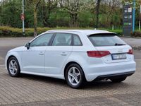 gebraucht Audi A3 Sportback 1.6 TDI Attraction *LED*NAVI*AHK*