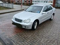 Gebraucht Mercedes 200 116 PS (85 kW) 2001 Silber Limousine