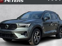 Neu Volvo XC40 Plus 197 PS (144 kW) 2026 Grün SUV
