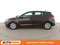 Gebraucht Hyundai i30 Select 120 PS (88 kW) 2018 Braun Limousine