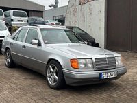 Gebraucht Mercedes 200 75 PS (55 kW) 1992 Silber Limousine