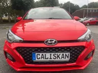 Gebraucht Hyundai i20 Select 75 PS (55 kW) 2019 Rot Kleinwagen