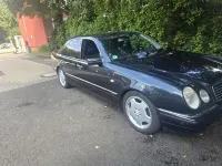 Gebraucht Mercedes E280 204 PS (150 kW) 1999 Andere farben Limousine