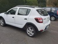 Gebraucht Dacia Sandero Stepway Ambiance 90 PS (66 kW) 2015 Weiß Limousine