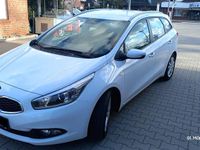 Usado Kia Ceed 99 HP (72 kW) 2013 Branco Citadino