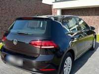 Gebraucht VW Golf VII 116 PS (85 kW) 2019 Schwarz Kleinwagen