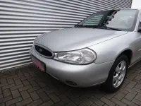 Gebraucht Ford Mondeo Ghia 131 PS (96 kW) 1999 Silber Limousine