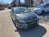 Gebraucht Peugeot 208 Active 99 PS (72 kW) 2016 Schwarz Kleinwagen
