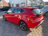 Gebraucht Volvo V40 R-Design Momentum 179 PS (131 kW) 2014 Rot Limousine