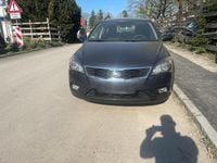 Second-hand Kia Ceed 109 CP (80 kW) 2010 Negru Hatchback