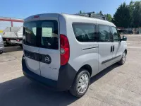 Gebraucht Opel Combo 105 PS (77 kW) 2018 Silber Van / Kleinbus