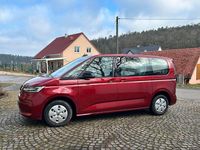 Gebraucht VW Multivan 136 PS (100 kW) 2024 Rot Van