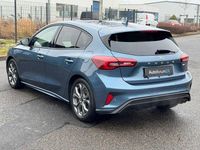 Gebraucht Ford Focus ST-Line 125 PS (91 kW) 2023 Blau Limousine