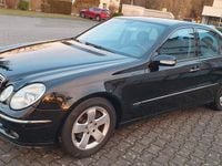 Gebraucht Mercedes E220 Avantgarde 150 PS (110 kW) 2005 Schwarz Limousine