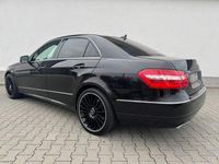 Gebraucht Mercedes E220 Avantgarde 170 PS (125 kW) 2013 Schwarz Limousine