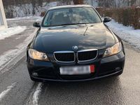 Gebraucht BMW 320 164 PS (120 kW) 2008 Schwarz Limousine