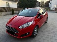 Gebraucht Ford Fiesta Titanium 101 PS (74 kW) 2017 Rot Limousine