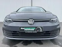 Gebraucht VW Golf VIII Life 131 PS (96 kW) 2023 Grau Limousine
