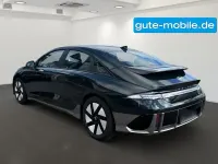 Gebraucht Hyundai Ioniq 6 Basis 111 kW (151 PS) 2023 Schwarz digital green pearl / mic Limousine