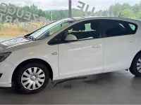 Gebraucht Opel Astra Selection 115 PS (84 kW) 2015 Weiß Limousine