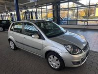 Gebraucht Ford Fiesta 80 PS (58 kW) 2007 Silber Kleinwagen