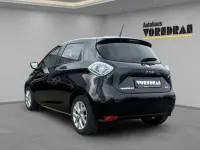 Gebraucht Renault Zoe LIMITED 80 kW (109 PS) 2018 Blackpearlschwarz (metallic) Kleinwagen
