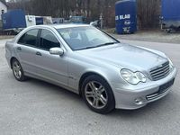 Gebraucht Mercedes C180 143 PS (105 kW) 2004 Brillantsilber  metalliclack Limousine